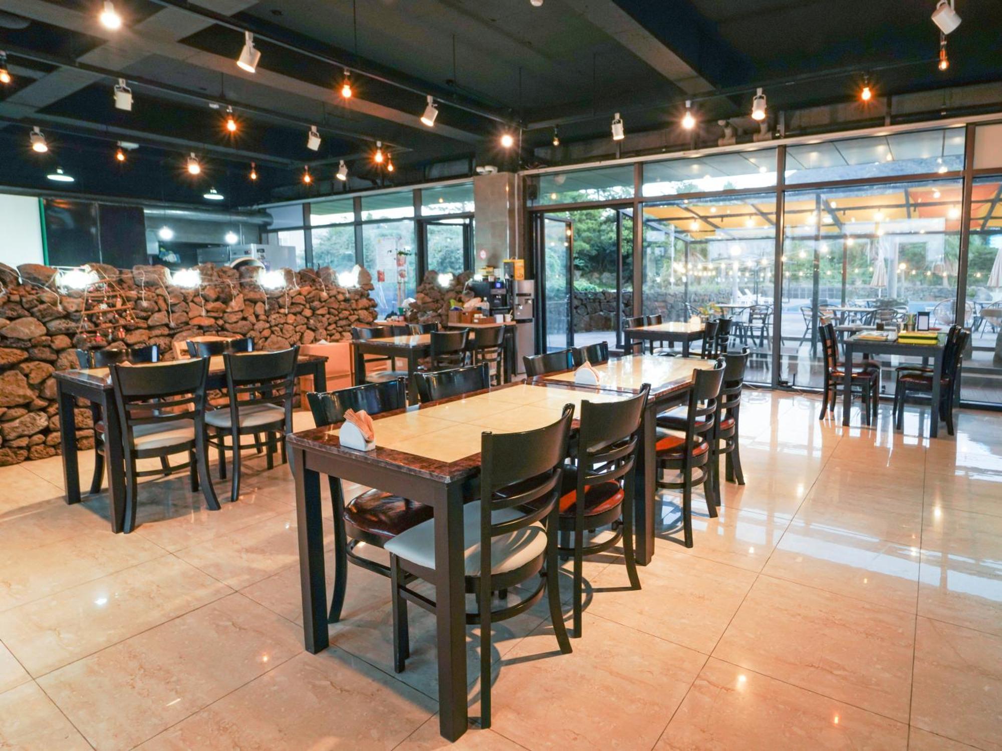 达摩拉度假酒店 西归浦市 外观 照片