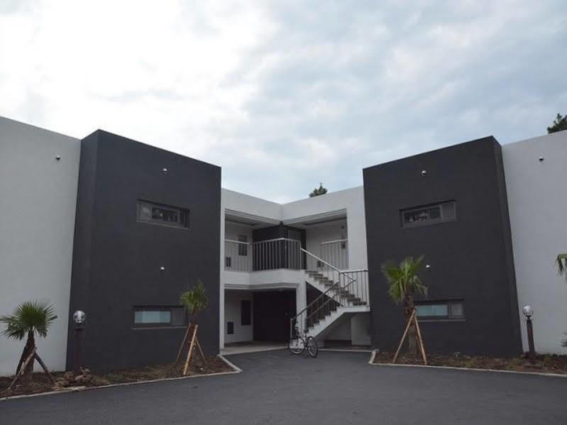 达摩拉度假酒店 西归浦市 外观 照片
